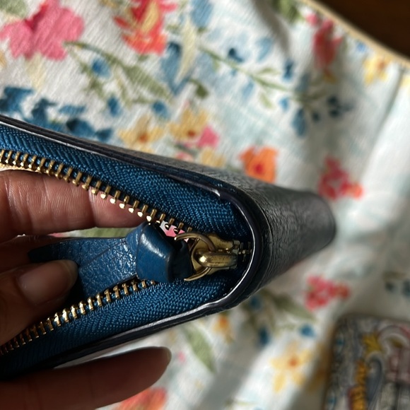 Tory Burch Blue Leather Zipper Wallet - Picture 5 of 11